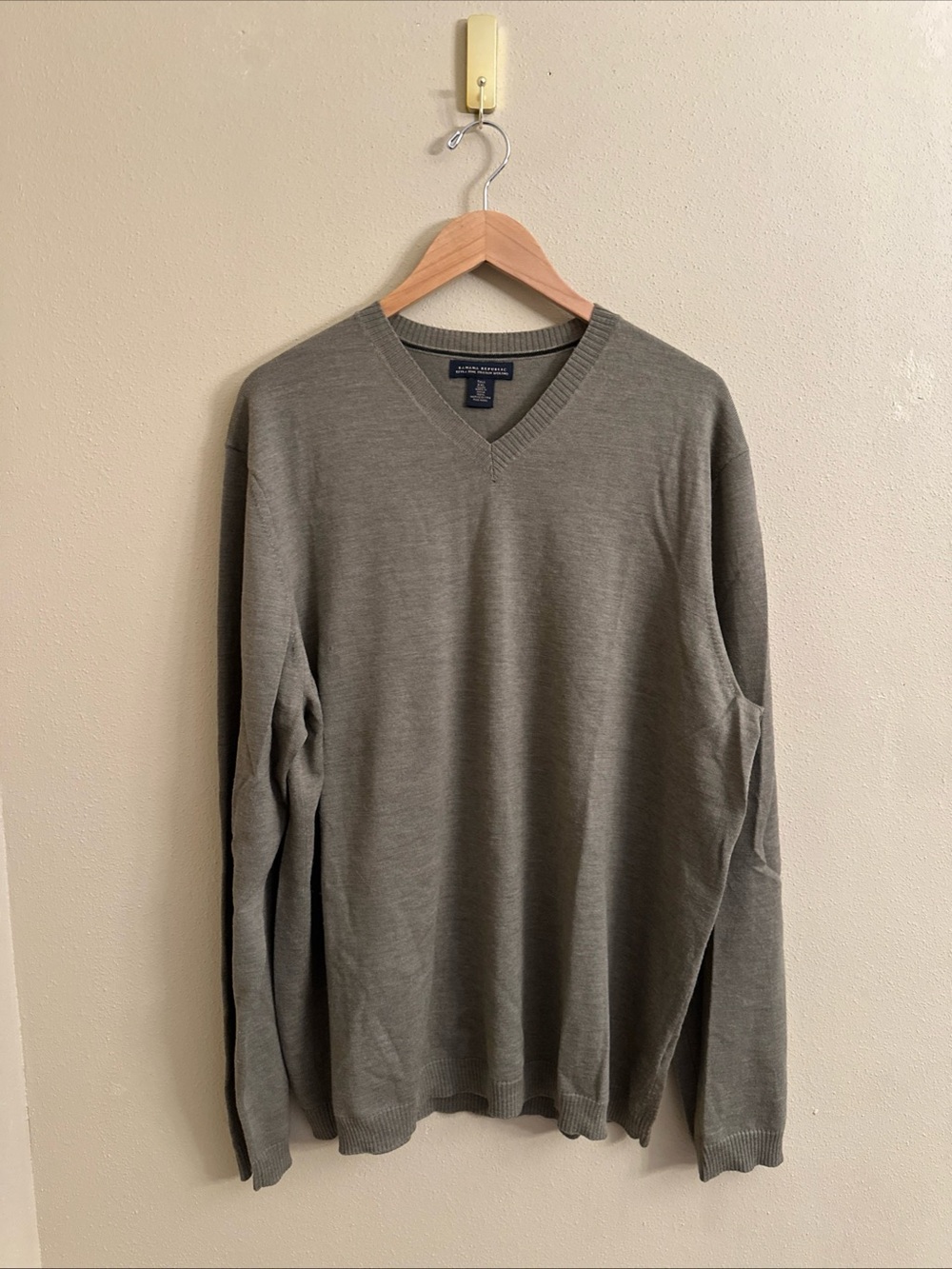 Banana Republic Sweater Mens XXL Tall Extra Fine Merino V Neck‎ Pullover